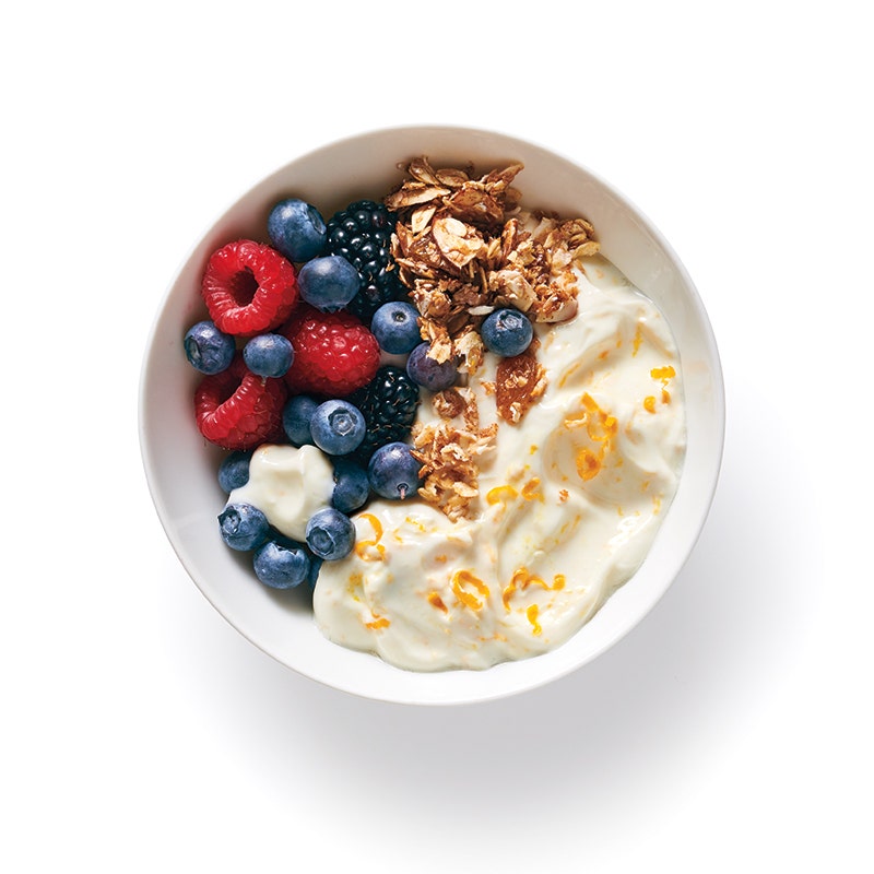 Yogurt berry snacks