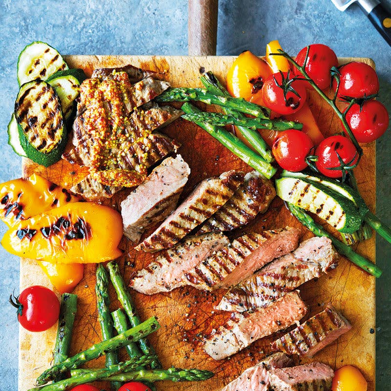 BBQ-Steaks mit Gemüse