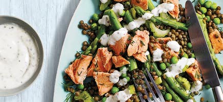 Spargelsalat mit Linsen und Lachs