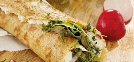 Pfannkuchenwraps mit Kressecreme