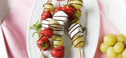 Choco-fruitspiesen met marshmallows