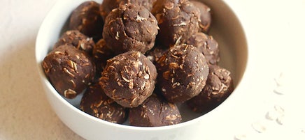 Bittersweet chocolate and peanut butter energy bites