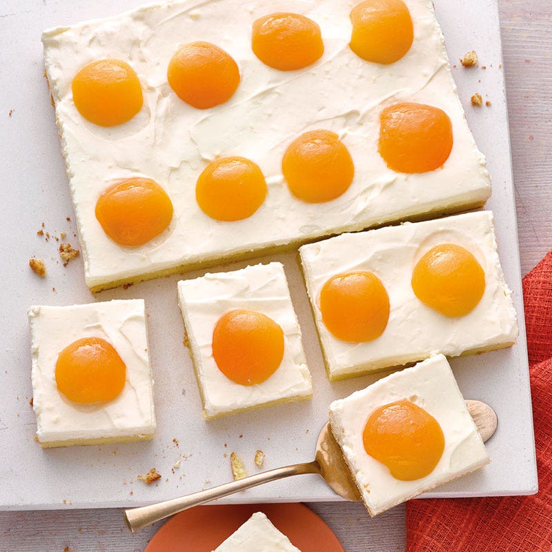 Spiegeleikuchen mit Aprikosen