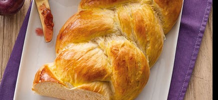 Tresse au beurre et compote de prunes