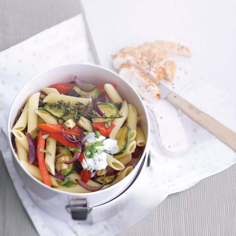 Foto van Pastasalade met ovengroenten en kipfilet door WW