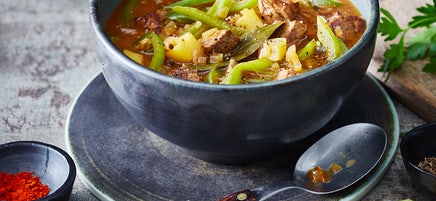 Klassische Gulaschsuppe