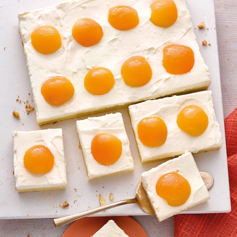 Spiegeleikuchen mit Aprikosen