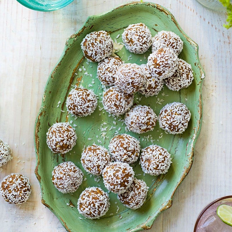 Carrot cake bliss balls