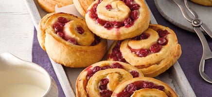 Brioche-Johannisbeer-Schnecken