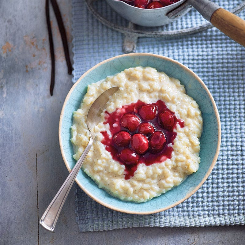 Vanilla rice pudding with hot cherries