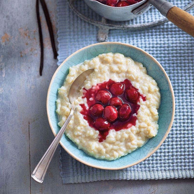 Vanilla rice pudding with hot cherries