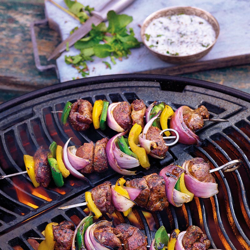 Beef-Gemüse-Kebabs mit Minzsauce