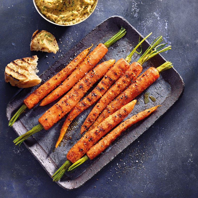 Karotten mit Ras el-Hanout und Hummus