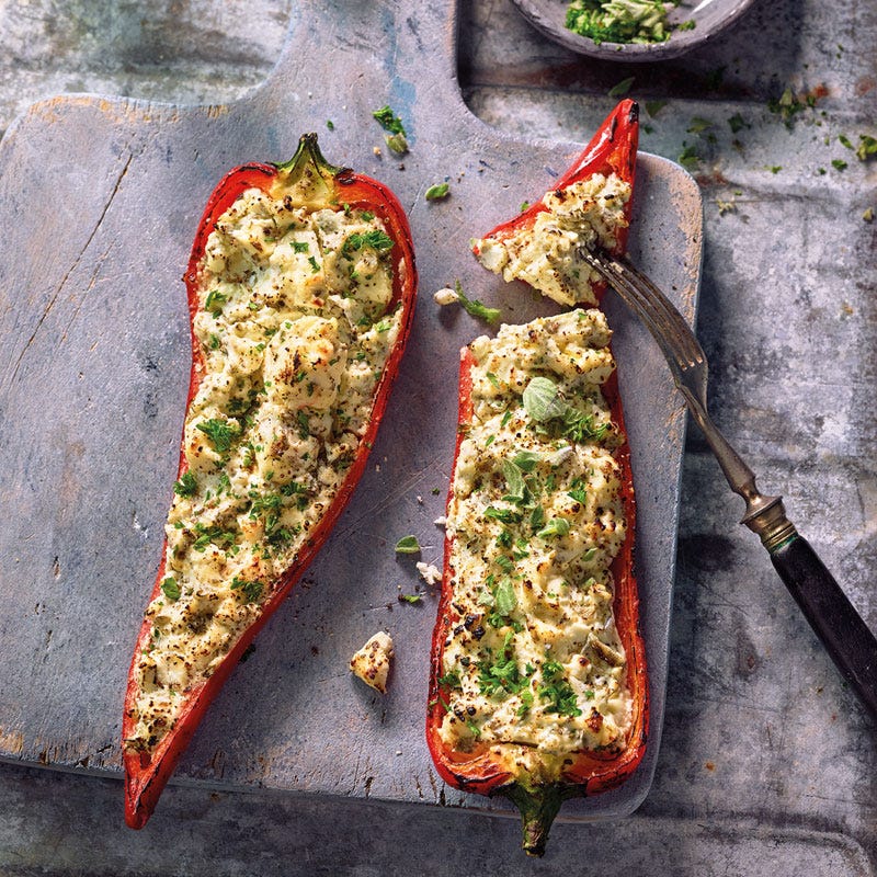 Gefüllte Spitzpaprika mit Schafskäse