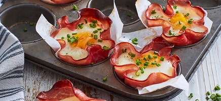 Baked ham and egg cups