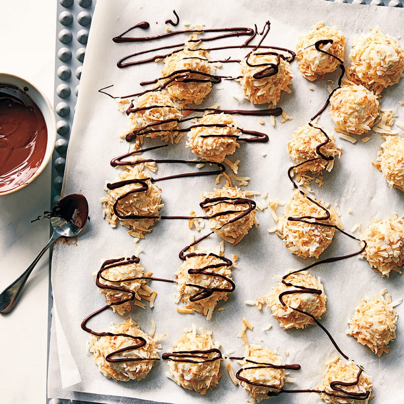 Photo of Coconut-chocolate ice-cream bonbons by WW