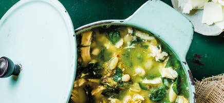 Wärmende Pesto-Poulet-Suppe