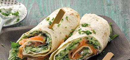 Zalmwrap met skyrcrème