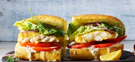 Crispy fish burgers
