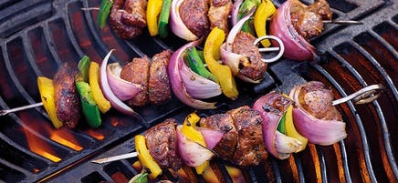 Beef and vegetable kebabs with mint yoghurt
