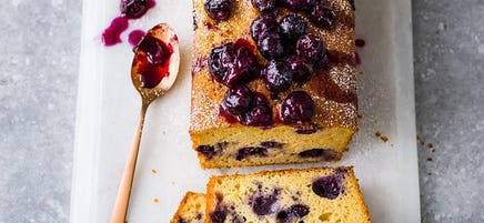 Blueberry yoghurt cake
