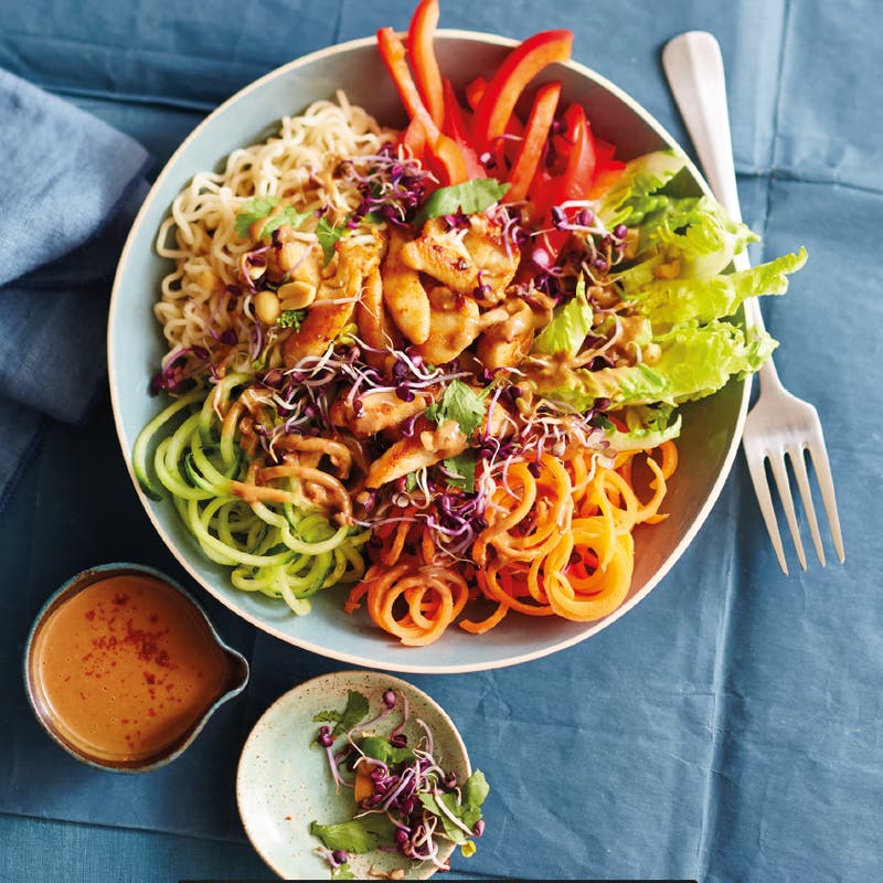 Buddha bowl et vinaigrette aux cacahuètes