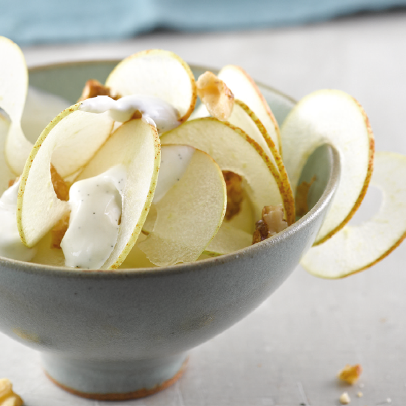 Spirales de poire, yaourt vanille et noix