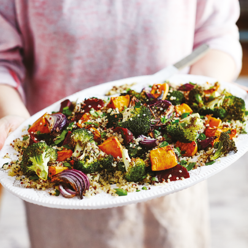 Salade chaude de quinoa et de légumes grillés