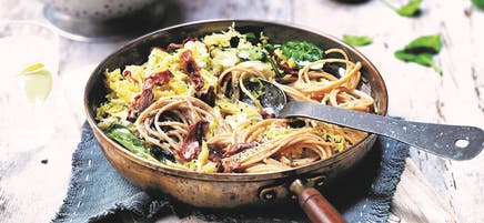 Pâtes au bacon et chou