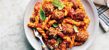Quick pasta & mini-meatballs