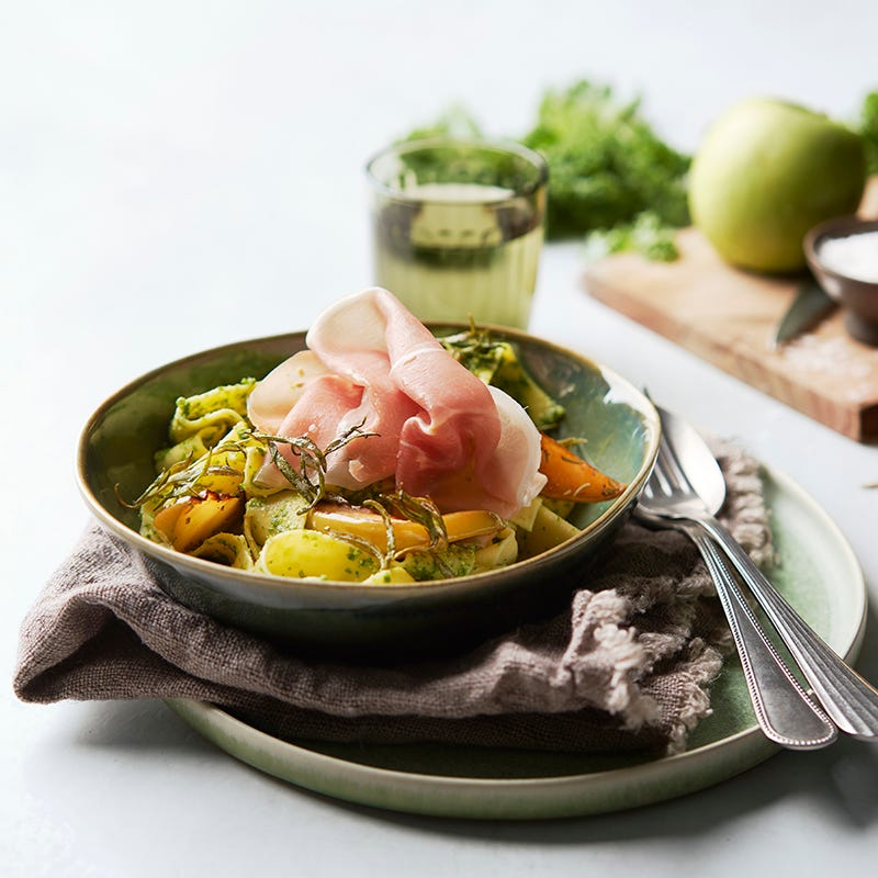 ViktVäktarna - Pasta med grönkålspesto, stekta äpplen och skinka