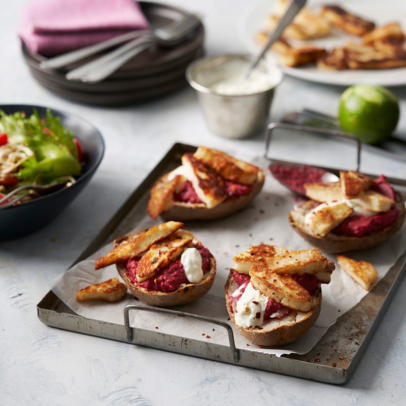 ViktVäktarna - Bakad potatis med rödbetshummus och halloumi