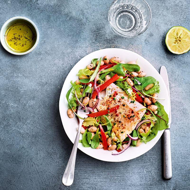 Foto van Kabeljauwfilet op een bedje van salade door WW
