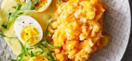 Œufs moutarde avec purée de carottes