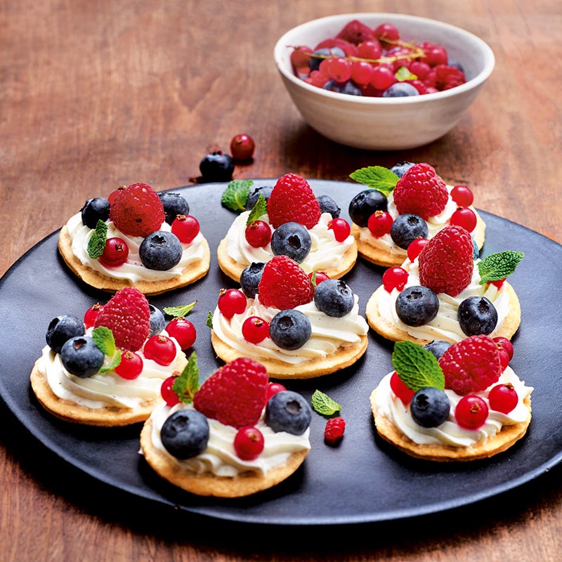 Foto van Koekjes met rood fruit door WW