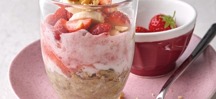 Overnight-Erdbeer-Oats mit Banane