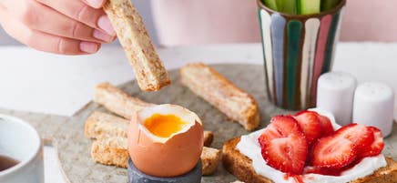 Toastfrühstück mit Ei
