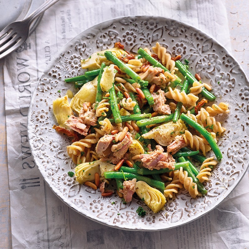 Nudel-Thunfisch-Salat mit Bohnen