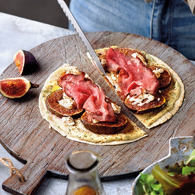 Blitzpizza mit Feigen und Roastbeef