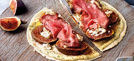 Blitzpizza mit Feigen und Roastbeef