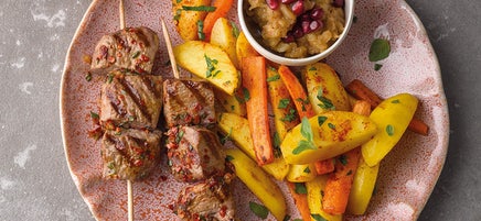 Ofenkartoffeln mit Lamm und Auberginendip