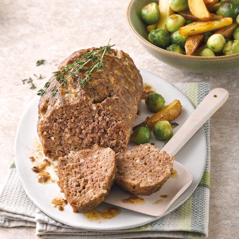 Hackbraten mit Rosenkohl und Wedges