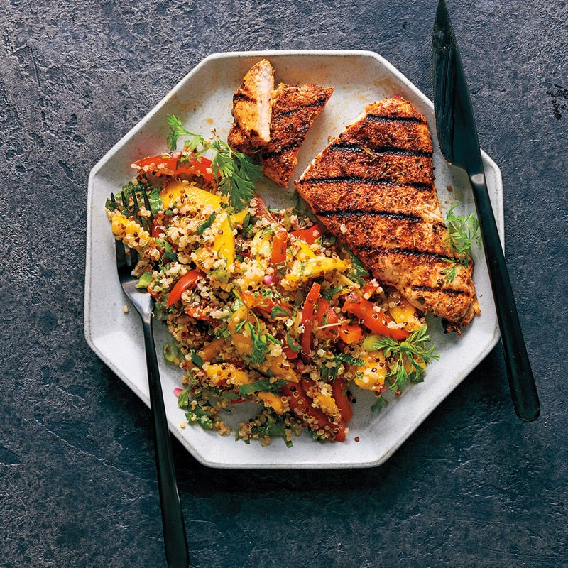 Jerk-Hähnchen mit Quinoa-Mango-Salat