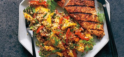 Jerk-Hähnchen mit Quinoa-Mango-Salat