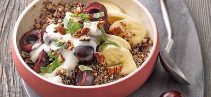 Bol de quinoa aux cerises