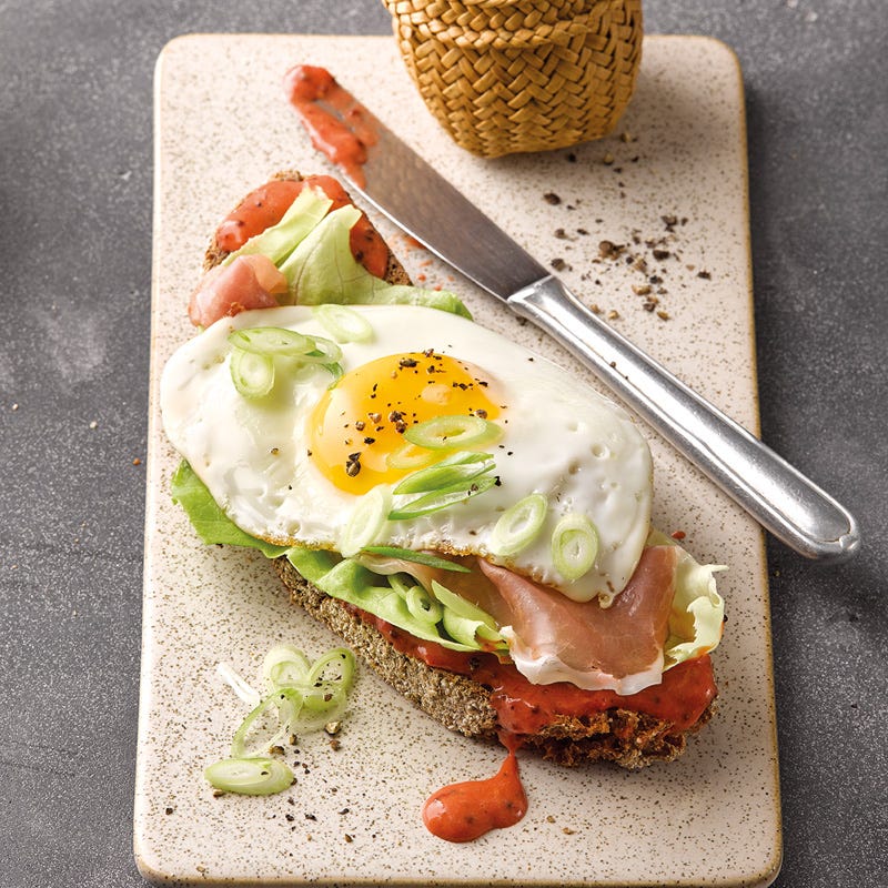 Spiegeleibrot mit Erdbeersenf