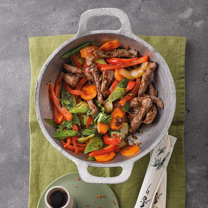 Asia-Wokgemüse mit Steakstreifen