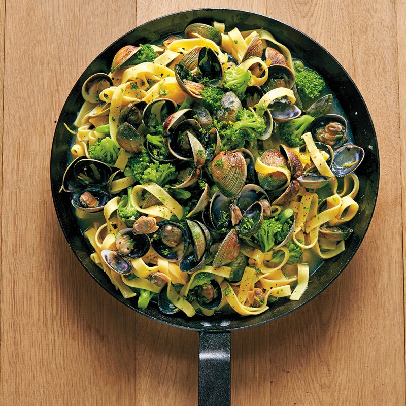 Tagliatelle mit Muscheln und Broccoli