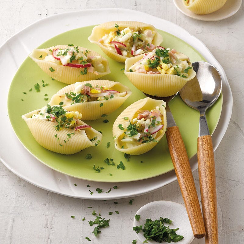 Gefüllte Conchiglioni mit Eiersalat