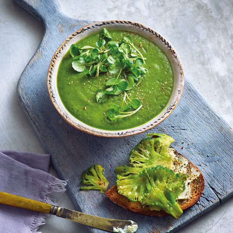 Brunnenkressesüppchen mit Broccoli-Bauern-Brot